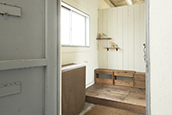 レトロな玄関ドアが印象的な蔵前と浅草の間の撮影スタジオ